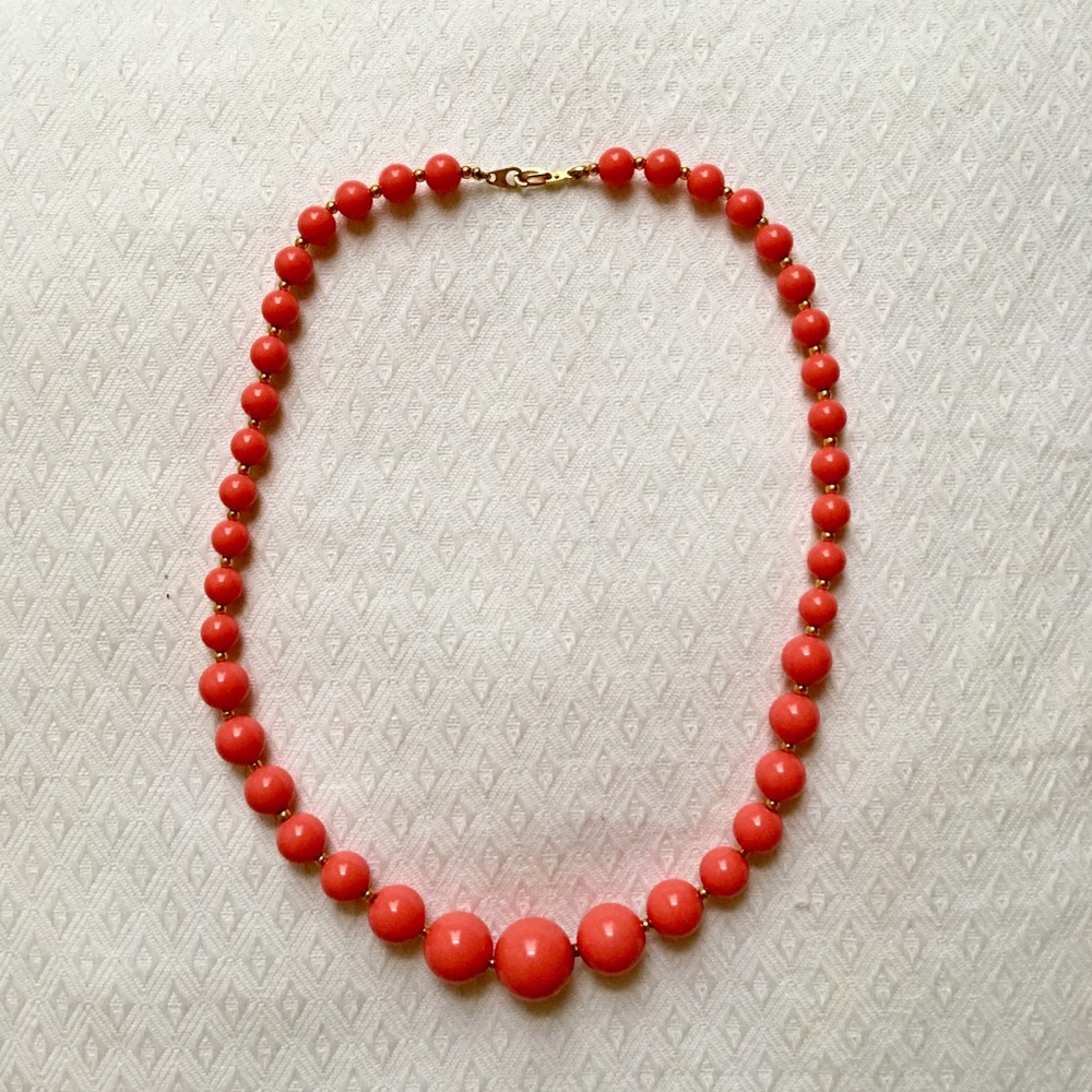 Classic beaded necklace